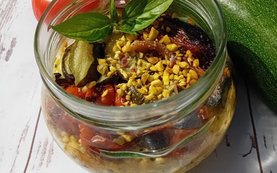 PERLES DE BLE, LEGUMES GRILLES, CORIANDRE, MENTHE ET PISTACHES